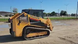 2013 Mustang 2500 RT Compact Track Loader