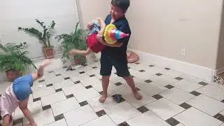 Các anh chị nhảy 💃 🕺 tưng bừng sinh nhật của Bi #kidsvideo #happybirthday #kidsfun #funny #cutebaby 