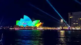 The Sydney Opera House Goes Psychedelic|#vividsydney #sydney #darlingharbour #circularquay