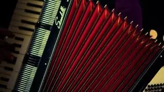 How to Play an Oompah Sound | Accordion Lessons