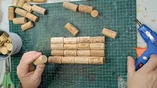 Manualidad con reciclaje usando CORCHOS de VINO. SERVILLETERO