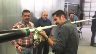 Interior pipe coating electrostatically in hot pipe