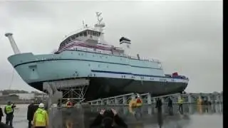 Mises a l'eau des gros bateau. spectaculaire