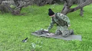 Bosanac čuva granicu istočne Njemačke DDR
