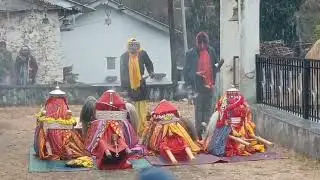  पंचमी के पावन अवसर पर बर्फ में डोलियों की पुजा 