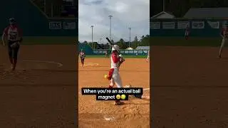 3 раза в 4 играх 😩🥎 #софтбол #удар #магнит #шорты