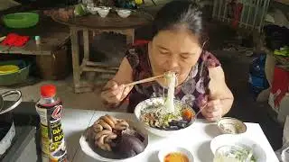 Hôm Nay Mình Được Phèo Heo Nấu Hủ Tiếu