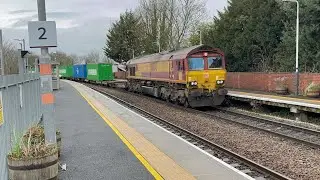 4L45 Wakefield Europort to Felixstowe North Dbc 66176 with 32 containers 11;26 20/2/2026