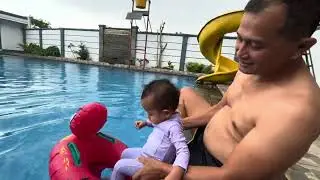 Ays Berenang Air Es