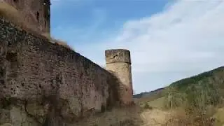 Aufstieg zur Burg Freienstein bei Gammelsbach im Odenwald / Ascent to castle Freienstein in Hesse