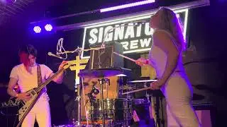 Sky Valley Mistress  - She Is So (LIVE)