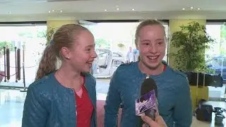 Aankomst Myl&egrave;ne en Rosanne | Junior Songfestival 2014