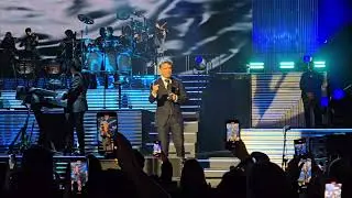 Luis Miguel  casi  se cae despues de una gran Suspiro de Amor ♥️  una belleza