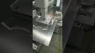 FDK Ai robot sewing machine#Automaticbuttonmachine #одежда #аврика#автоматическиешвейные