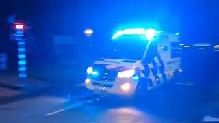 [Piepende banden!] PRIO1/A0 Hulpdiensten met spoed naar een reanimatie in Almere Haven!