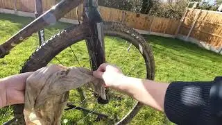 Clean my muddy cyclocross bike with me