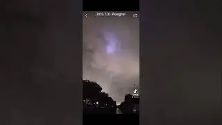 Atmospheric creatures? black dragon 🐉 ?Magical color-changing clouds 🌈☁️