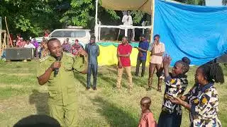 Kamanda Wa Polisi ,anayemsema Yesu kristo . ANAITANGAZA INJILI..