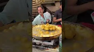 Viral Ram Laddoo from Lajpat Nagar | No Delhi street food list is complete without this!