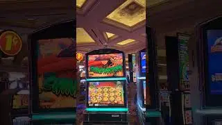 Slot Machine with full screen with free games bonus symbols China Mystery