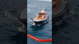 #youtube #shorts #video #pilot #boat #approaching