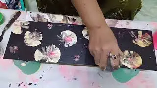 Balloon dip/balloon kiss in acrylic painting #art #howtopaintacrylicflowers #ytviral