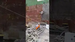 No Downtime! Robotic Ship Hull Surface Preparation in Ports!