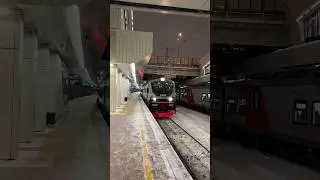 ЭП20-052 проезжает станцию Крюково (снято 19 января) #train #поезд #имба #эп20 #крюково
