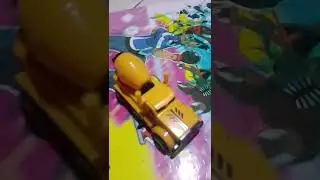 Duet Truk Molen dan Mobil Forklift | Mixer Truck and Forklift