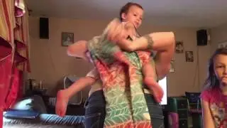 Quick back carry with the Xoxo Bucklewrap