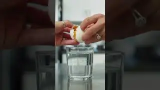勞 5-Second EGG PEELING HACK! #Shorts You NEED This!