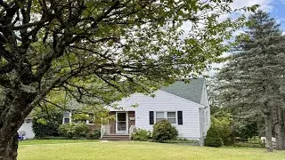 32 Locust Lane, Stamford, CT Presented by Christine Oleynick.