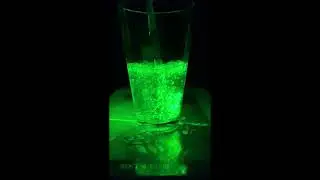 High speed video of bubble water pour - laser sheet illuminated