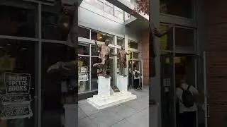 Trump Epstein Statue ​ ⁨@Busboysandpoets In NW DC