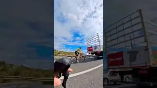 Cheater or smart? 😁Be honest, who else does this? 😉 Full video with Visma team here 👆🏼 #cycling