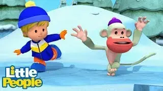Little People Mini Adventures | The WRONG Way To Ice Skate 😱 | Kids Cartoons