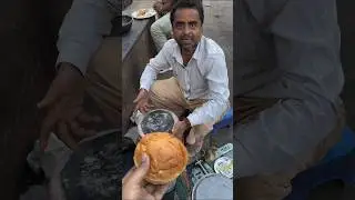 Manoj Bhai's Banaya Special Burger 😋 #shorts #foodvlogger #foodvlogging #foodvloggerroast #roasting