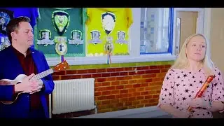 Andy Eastwood & Jill Kemp on the One Show&hellip; #ukulele #recorder