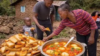 A Simple Family Breakfast. Vegetable Egg Curry Soup with bread| African Traditional life 