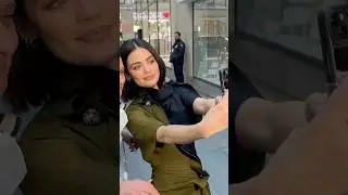 Люси Хейл так приятно делать селфи с фанатами! #lucyhale #мода #стиль #селфи
