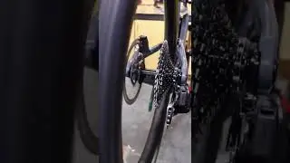 Sram AXS wireless electronic gear shifting ⚡️ #mtb #bike #tech