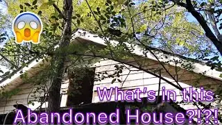 Exploring CREEPY ABANDONED HOUSE and Catching SNAKES!