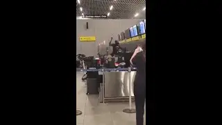 Passenger goes on hammer rampage at airport