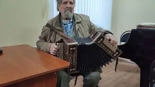 Попурри «Песни Великой победы» исполняет Николай Фагин.