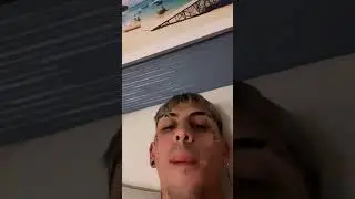 Khea y Mica cantan 