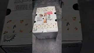 Special delivery - The grande box from US Citrus. I got the half orange , half Grapefruit box.