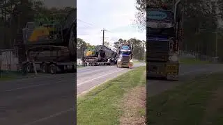 Dangerous Sound Alert ⚠️ | Heavy Load Truck Full Power on Road#dubai #automobile @DeerRecordx