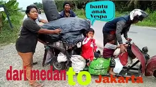 Bantu anak Vespa yang lagi mogok di jalan dari Medan mau pulang ke Jakarta