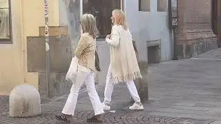 middle aged women's clothing styles