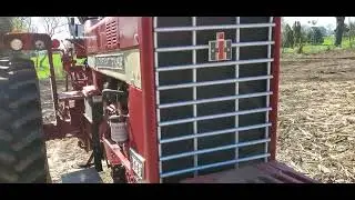 IH Farmall 826 Walkaround